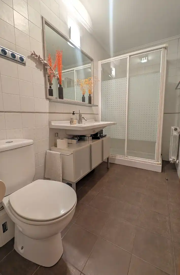 Baño de Ático en venta en Bilbao  con Calefacción, Terraza y Amueblado