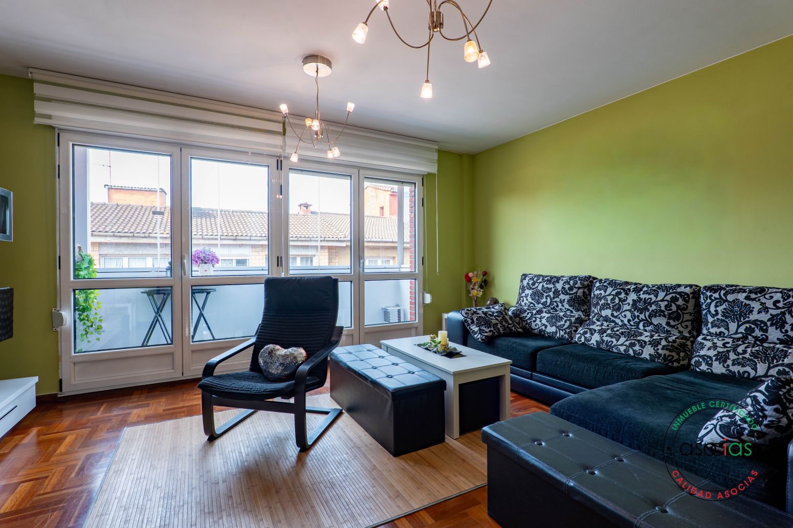 Living room of Flat for sale in Gijón   with Heating, Parquet flooring and Terrace