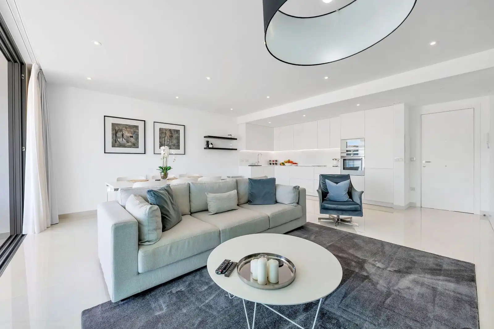 Sala de estar de Apartamento en venta en Estepona con Terraza, Trastero y Amueblado