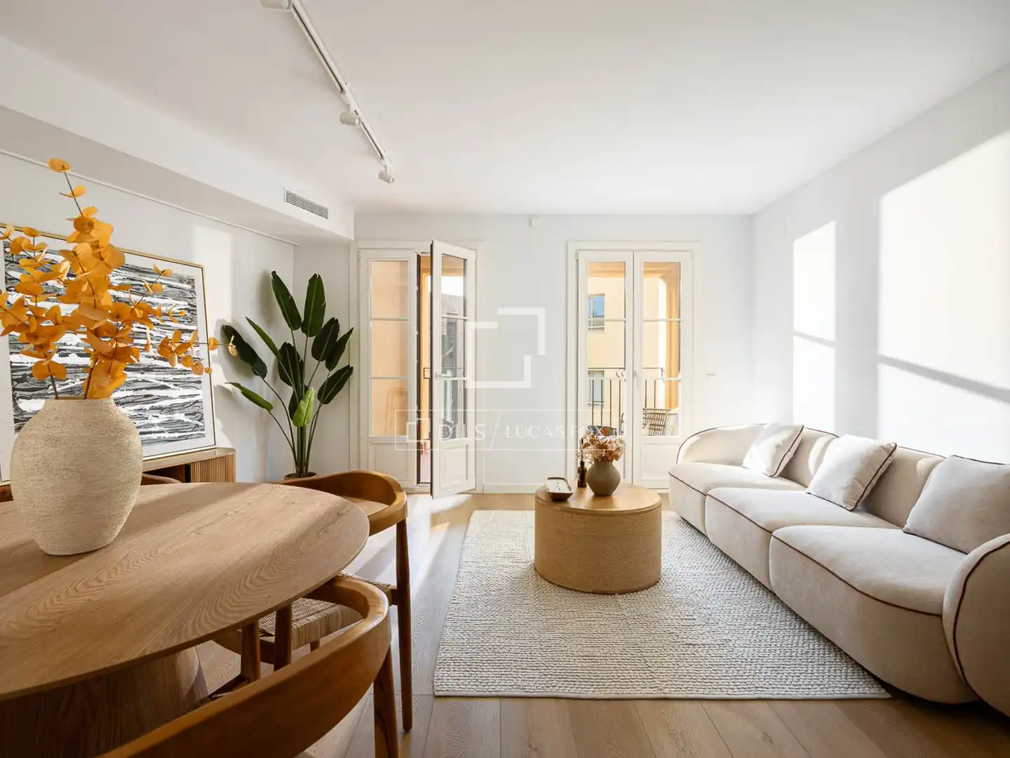 Living room of Flat for sale in Barcelona  with Air Conditioner, Terrace and Swimming Pool