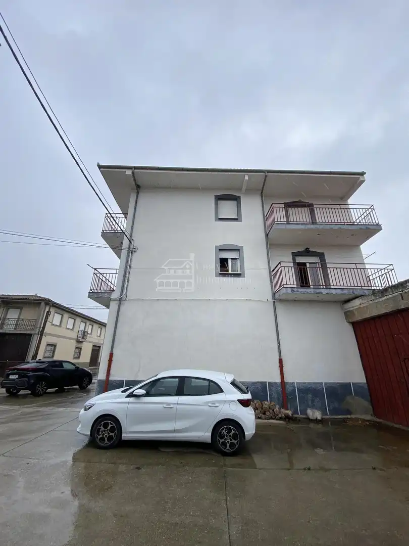 Vista exterior de Piso en venta en Santibáñez de Béjar con Terraza