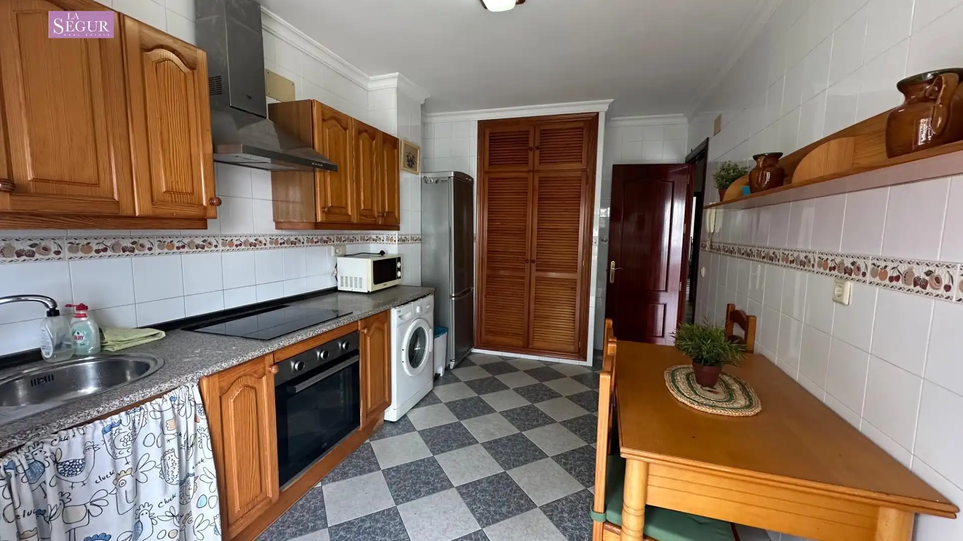 Cuina de Apartament en venda en Conil de la Frontera amb Aire condicionat, Calefacció i Terrassa