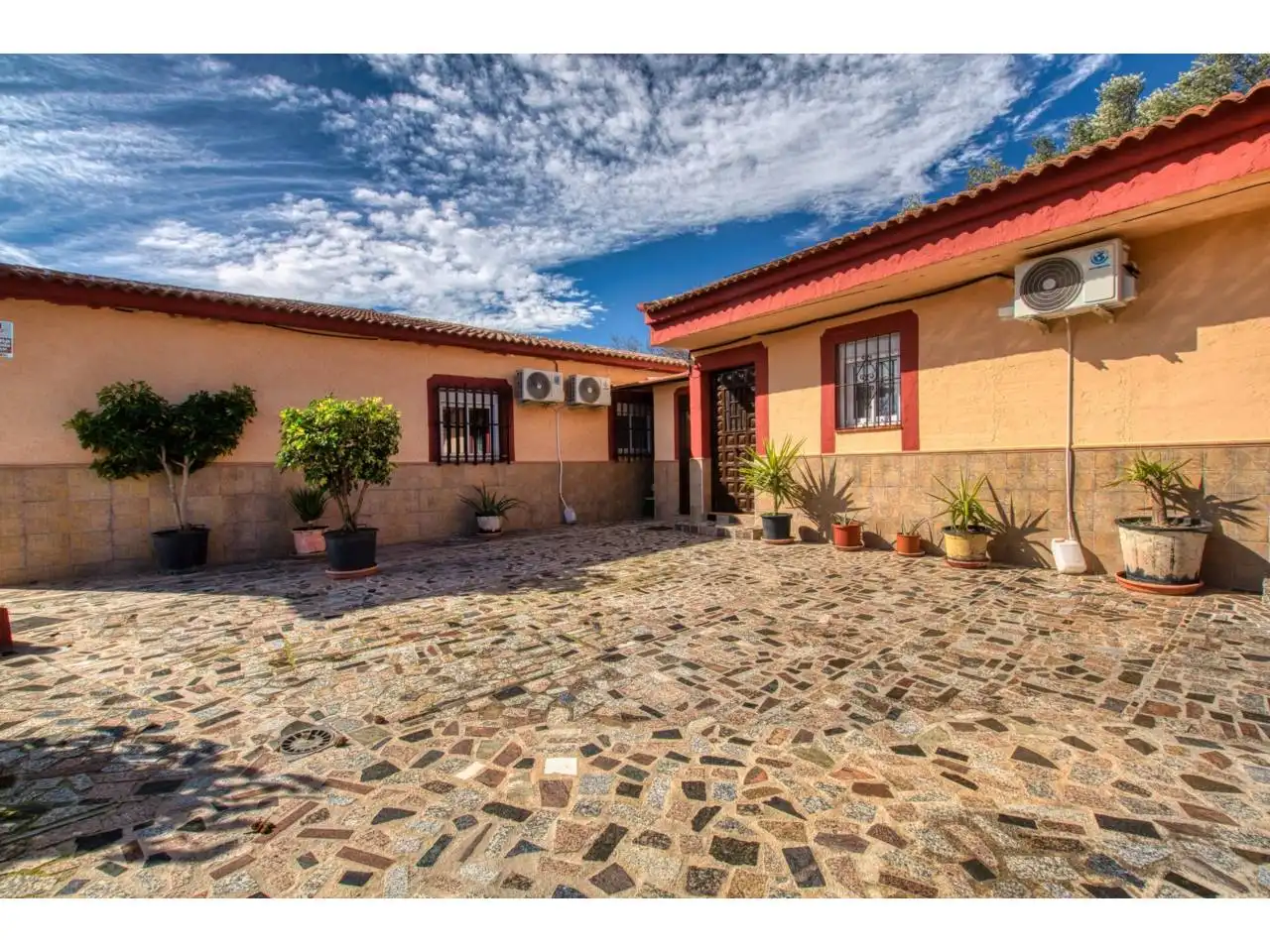 Vista exterior de Finca rústica en venta en Alcaucín con Terraza y Piscina
