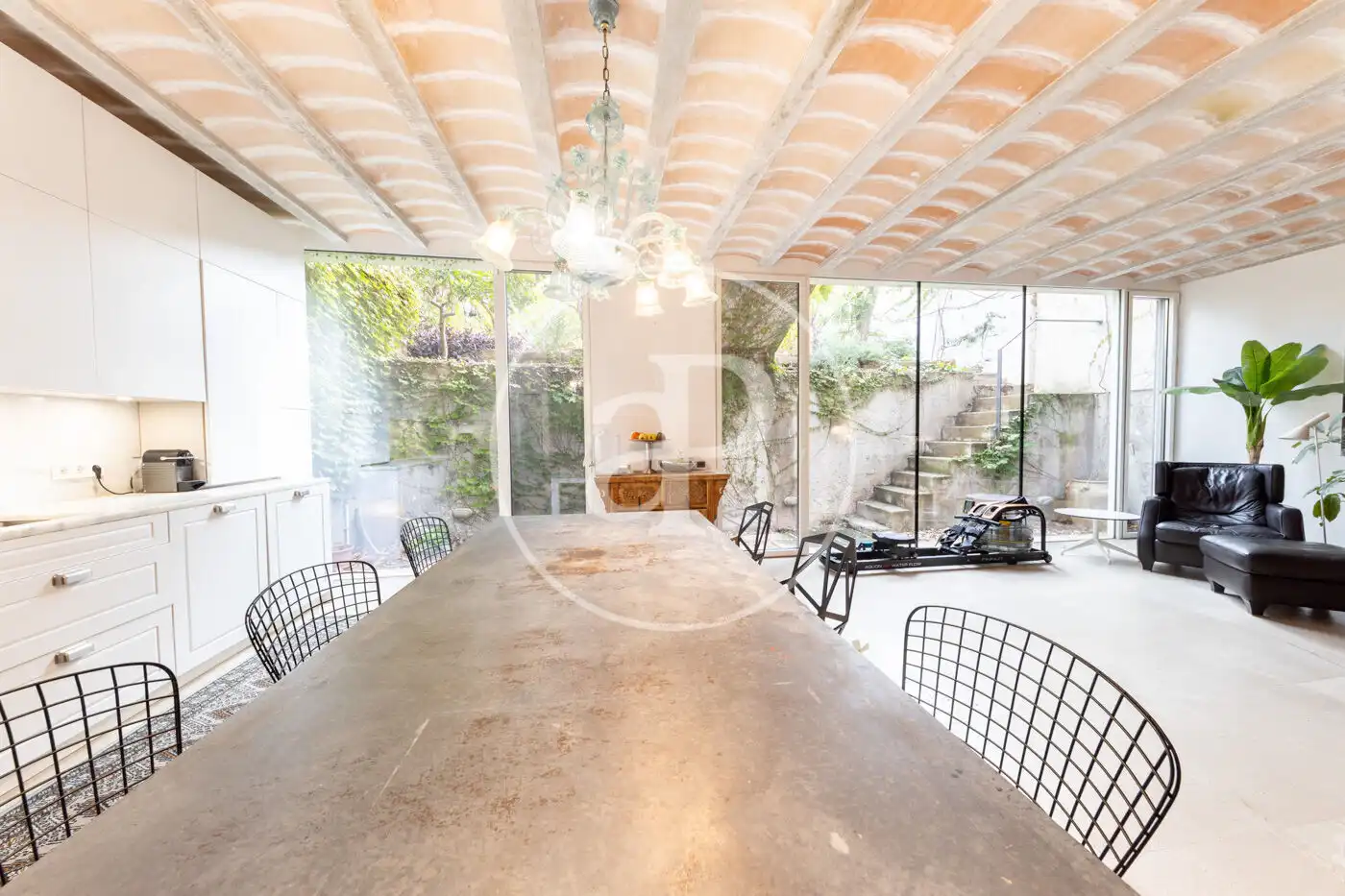Esszimmer von Einfamilien-Reihenhaus zum Verkauf in  Palma de Mallorca mit Klimaanlage, Heizung und Privatgarten