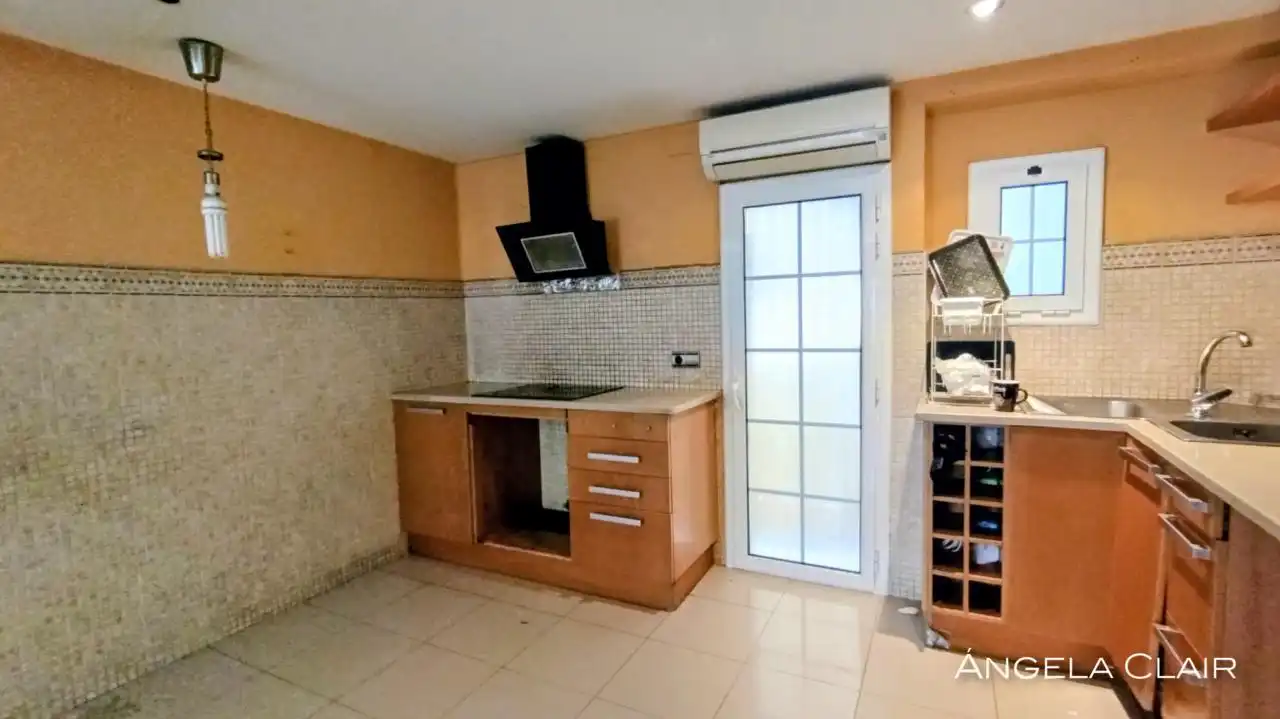 Cocina de Piso en venta en Ripollet con Calefacción, Parquet y Balcón