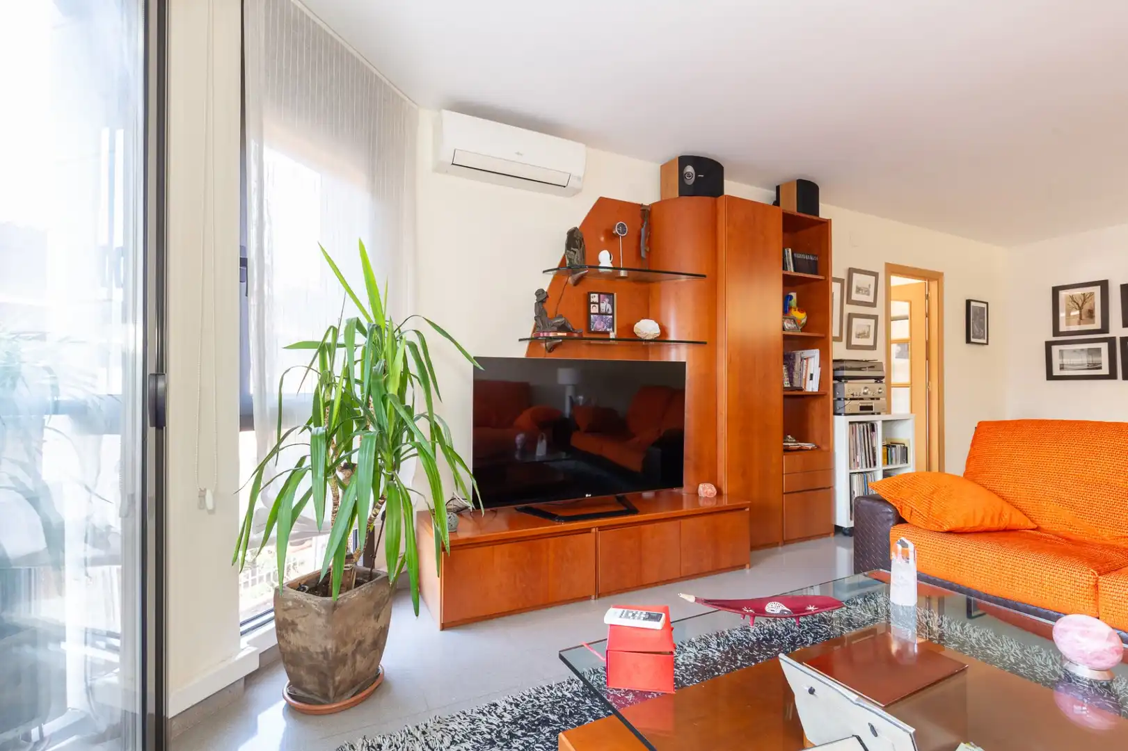Sala de estar de Piso en venta en Sant Joan Despí con Aire acondicionado, Calefacción y Terraza