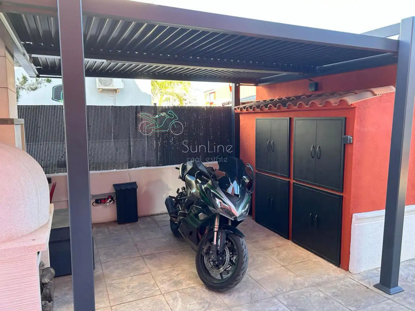 Exterior view of Houses for sale in La Pobla de Vallbona  with Air Conditioner, Private garden and Terrace