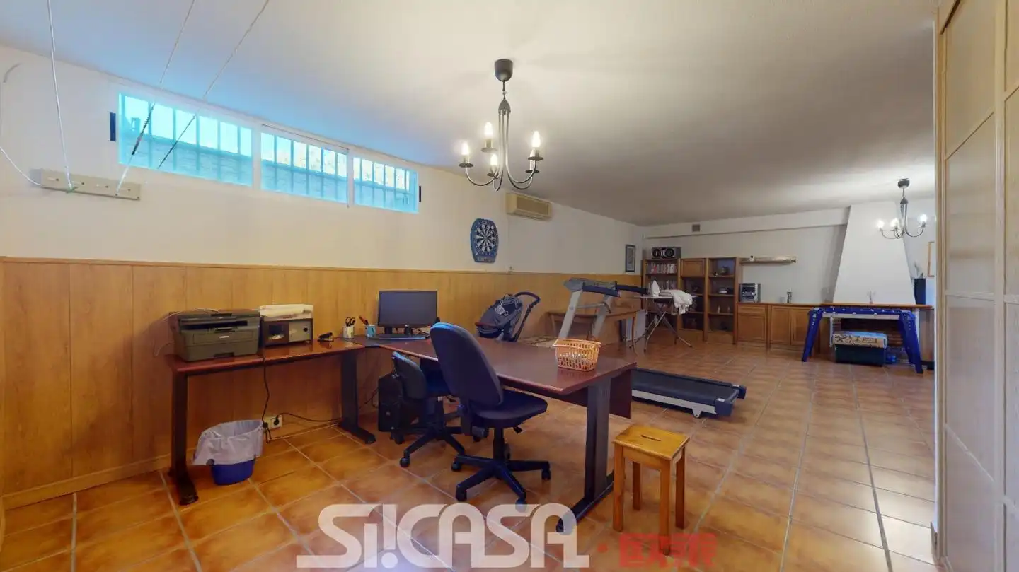 Casa adosada en venda en Pintores - Ferial