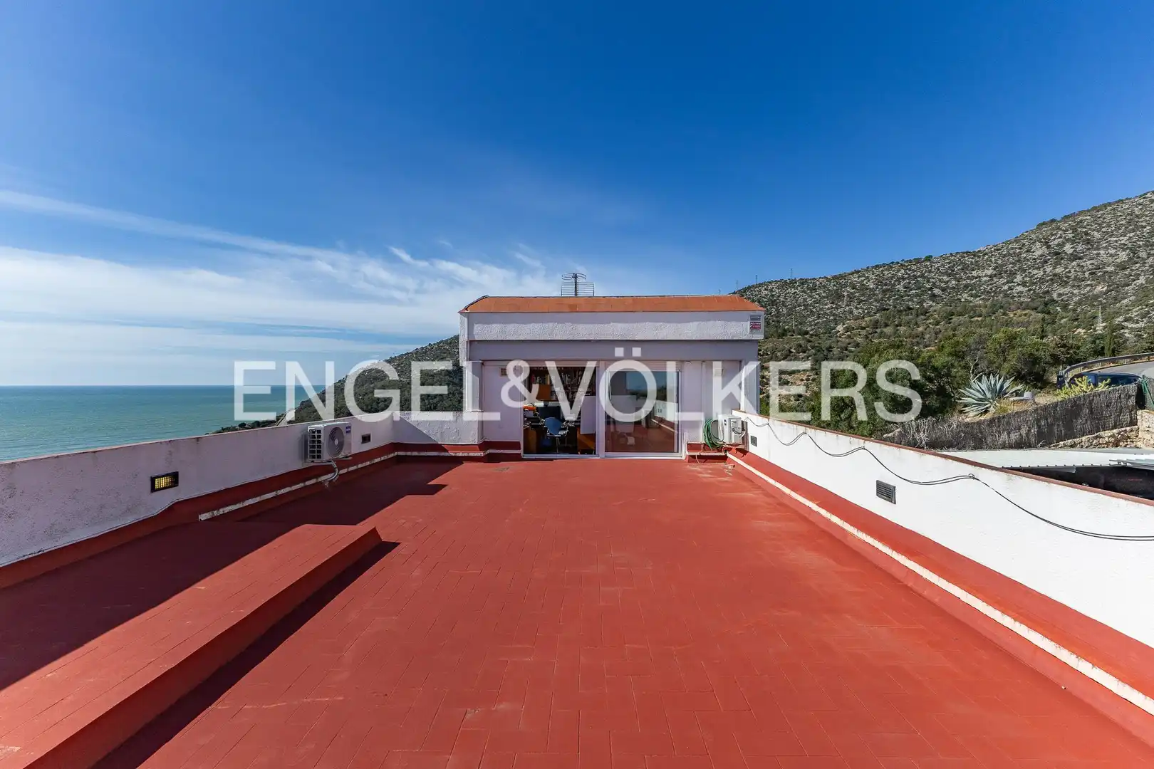 Terrassa de Casa o xalet en venda en Sitges amb Aire condicionat, Calefacció i Jardí privat