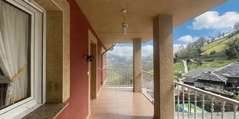 Terraza de Casa o chalet en venta en Cangas del Narcea con Jardín privado, Terraza y Trastero