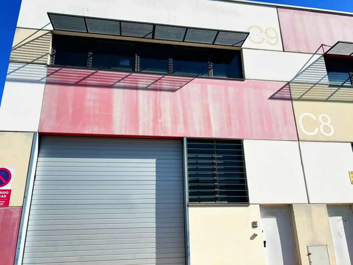 Außenansicht von Fabrikhallen zur Miete in Coslada mit Heizung