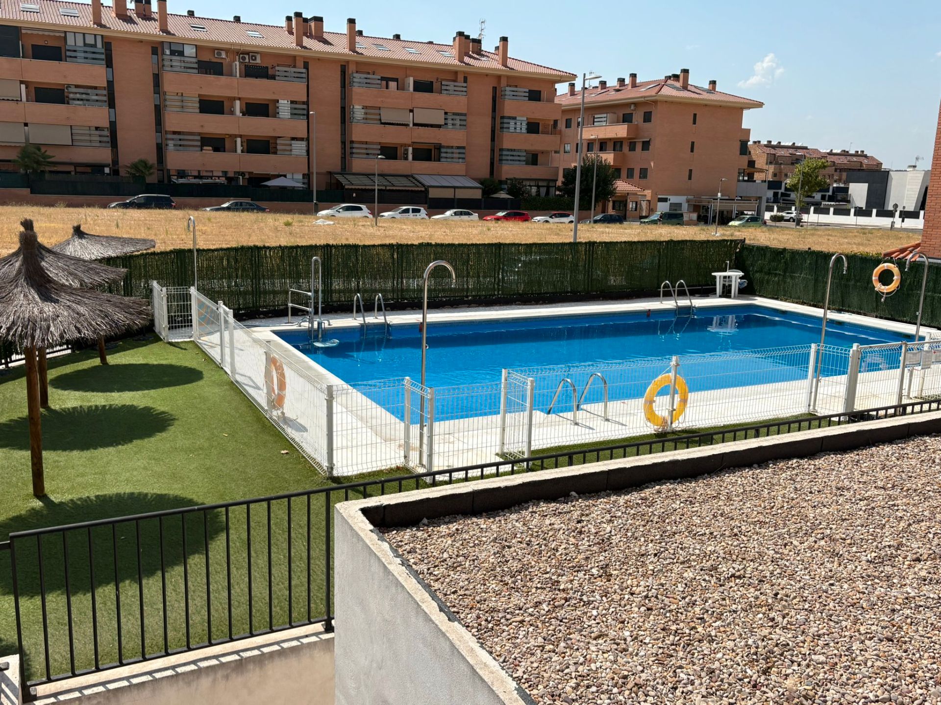 Piscina de Piso en venta en Navalcarnero con Aire acondicionado, Calefacción y Trastero