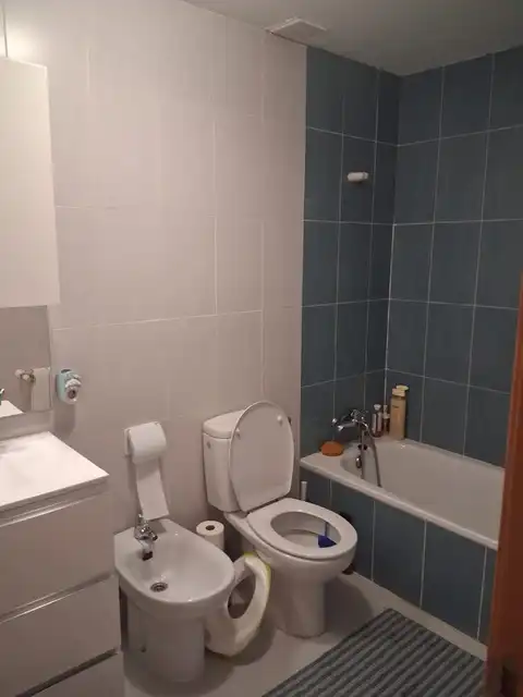 Badezimmer von Einfamilien-Reihenhaus zum Verkauf in Uceda mit Heizung, Privatgarten und Abstellraum