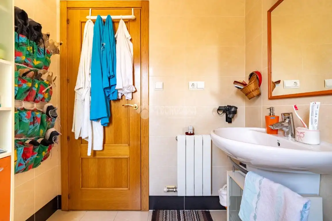 Badezimmer von Wohnung zum Verkauf in Jun