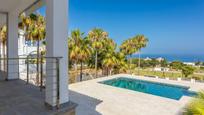 Piscina de Casa o xalet en venda en Manilva amb Aire condicionat, Terrassa i Piscina