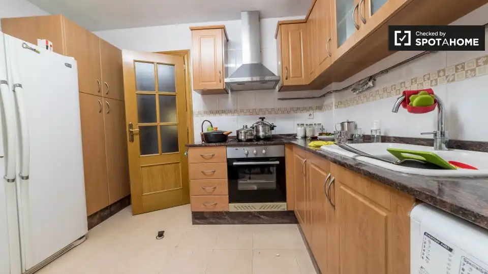 Room in Beniferri