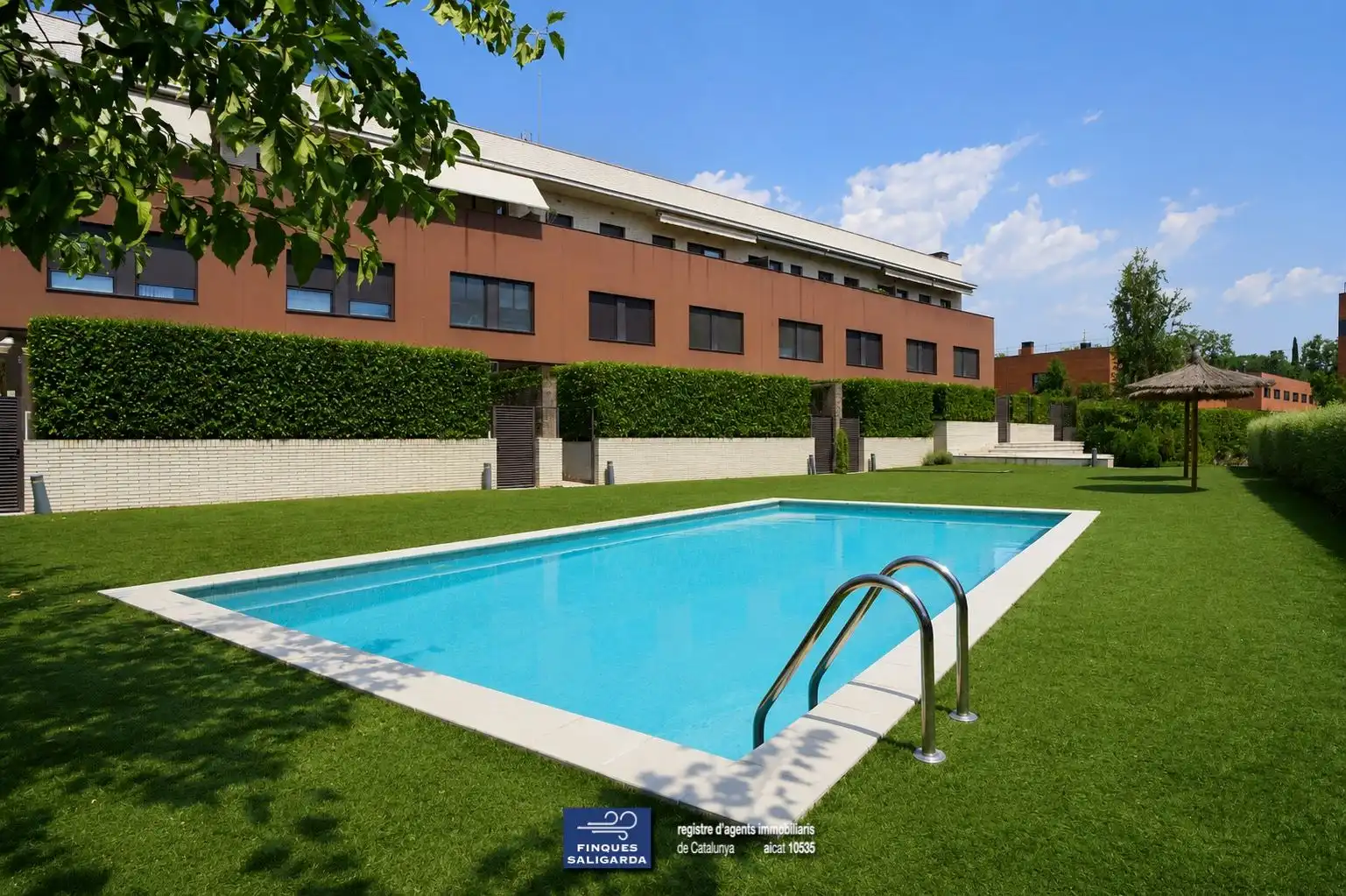 Piscina de Dúplex en venda en L'Ametlla del Vallès amb Aire condicionat, Calefacció i Jardí privat