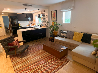 Sala d'estar de Apartament en venda en  Madrid Capital amb Aire condicionat, Calefacció i Terrassa