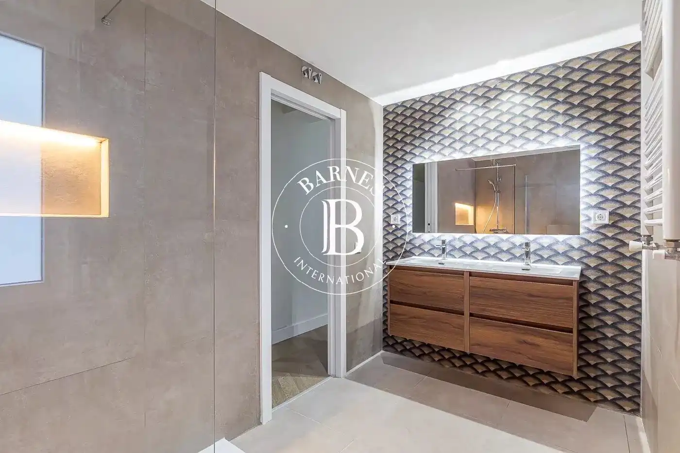 Bathroom of Flat for sale in Madrid  with Air Conditioner, Heating and Furnished