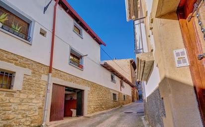 Vista exterior de Casa o xalet en venda en Artajona amb Calefacció i Traster