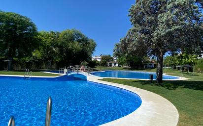 Swimming pool of Single-family semi-detached for sale in Mairena del Aljarafe  with Air Conditioner, Terrace and Balcony