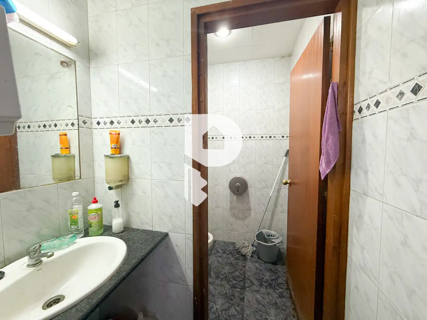Bany de Casa o xalet en venda en Sant Vicenç Dels Horts amb Aire condicionat, Calefacció i Terrassa