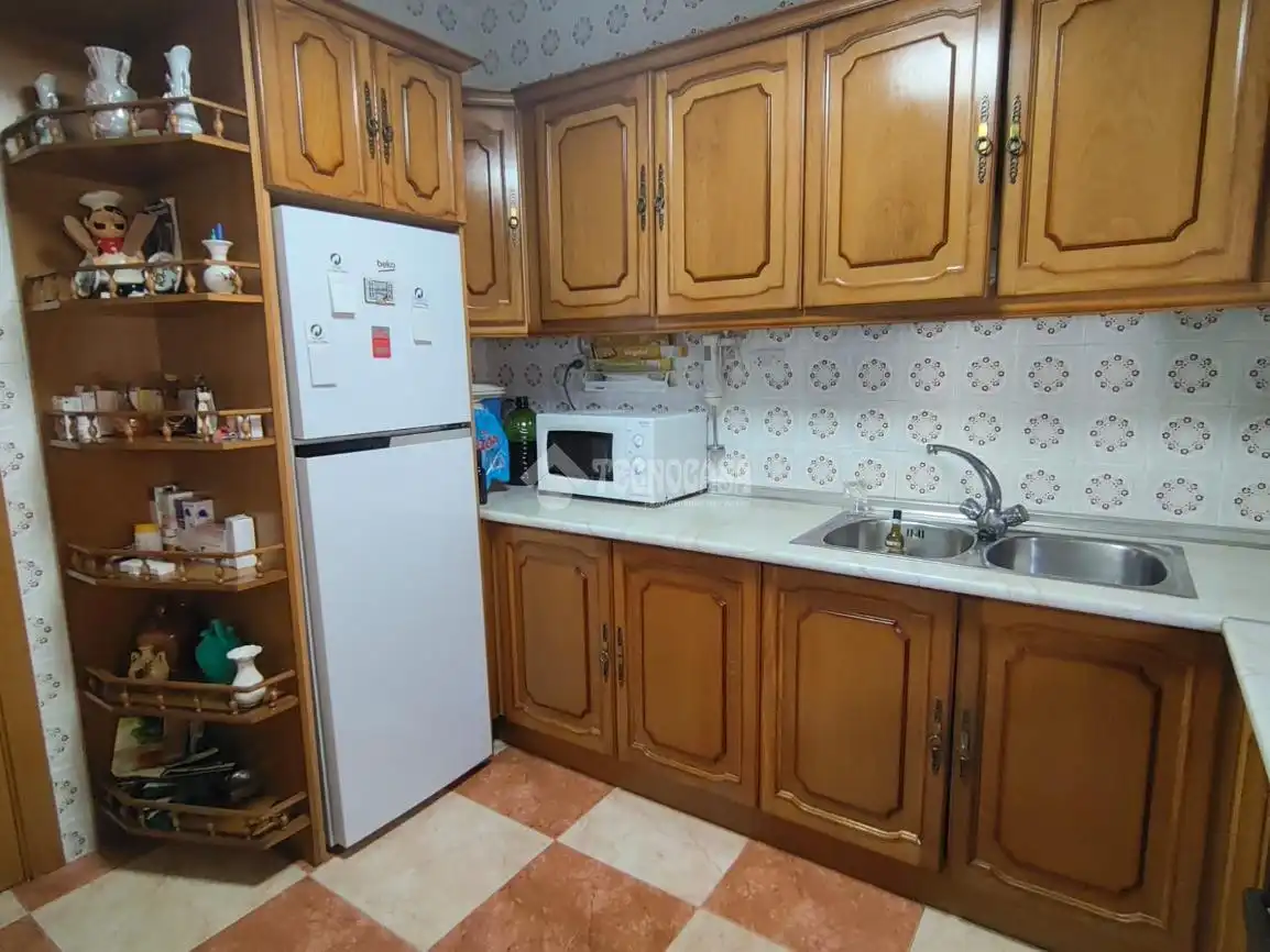 Cuina de Casa adosada en venda en La Carolina amb Moblat