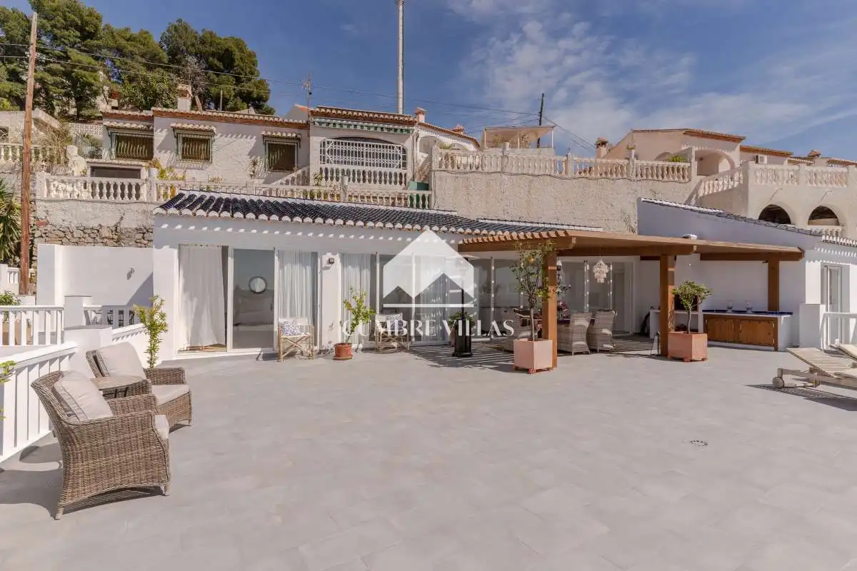 Vista exterior de Casa o xalet en venda en Almuñécar amb Terrassa, Traster i Internet