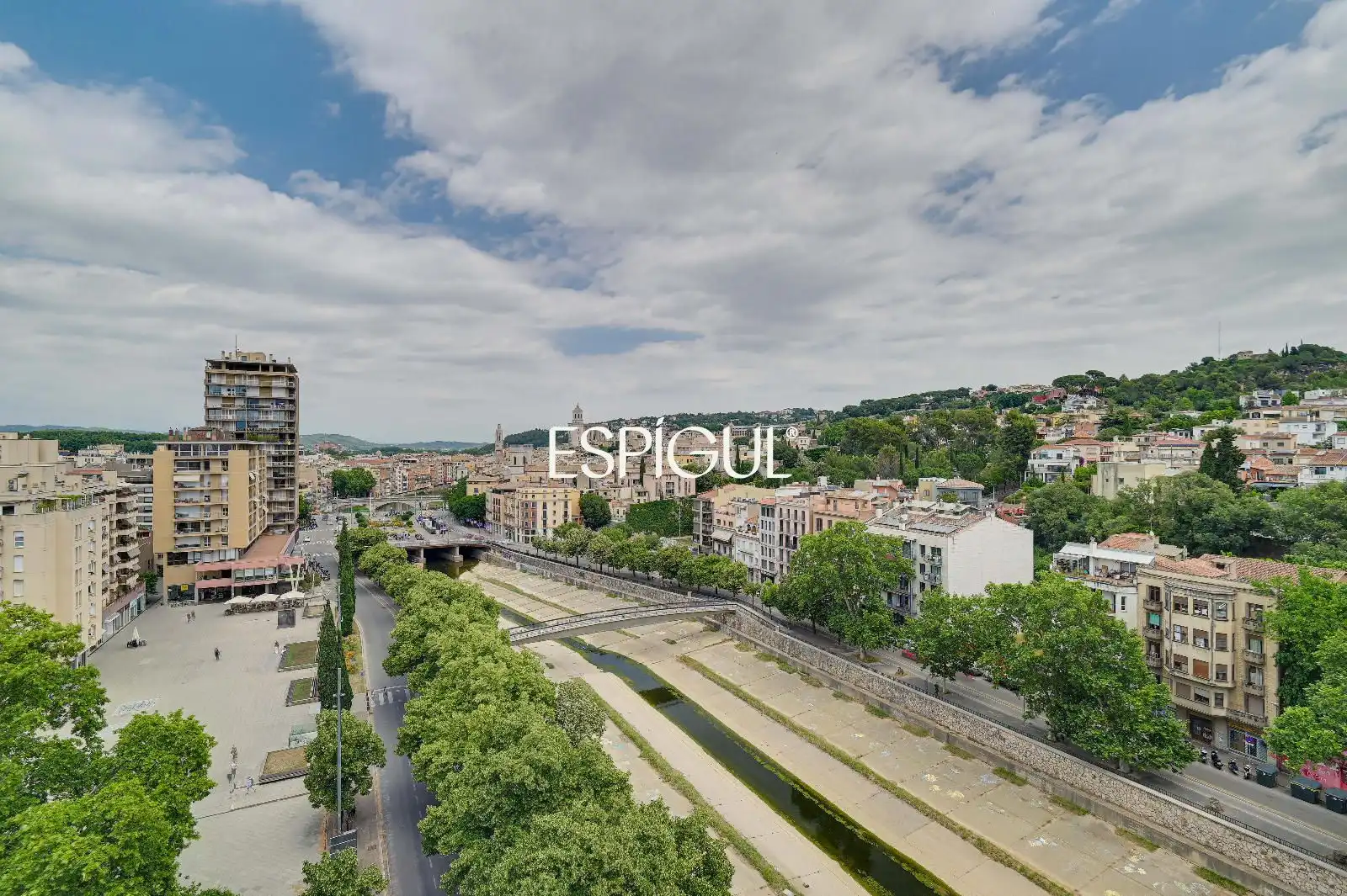 Vista exterior de Piso en venta en Girona con Calefacción, Parquet y Amueblado