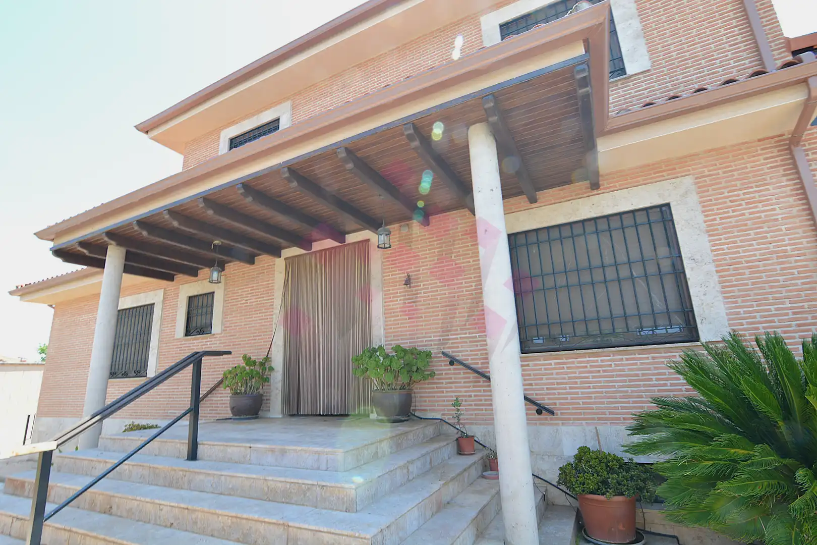Vista exterior de Casa o xalet en venda en Ciudad Real amb Aire condicionat, Calefacció i Jardí privat