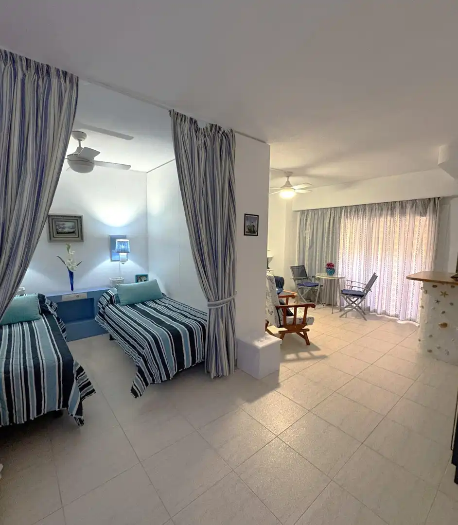 Schlafzimmer von Wohnung zum Verkauf in Fuengirola mit Klimaanlage, Heizung und Terrasse