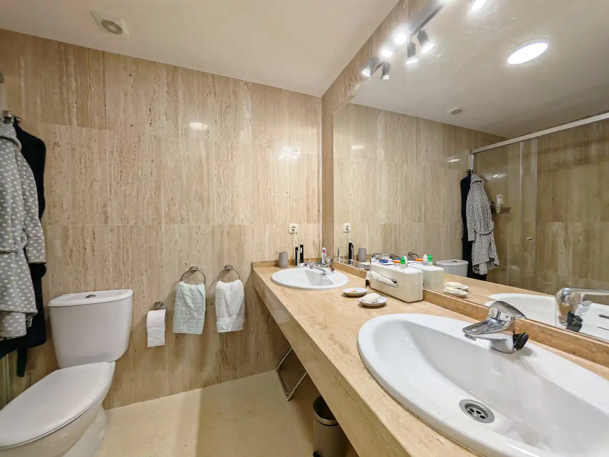Bany de Apartament en venda en Marbella amb Aire condicionat, Terrassa i Internet