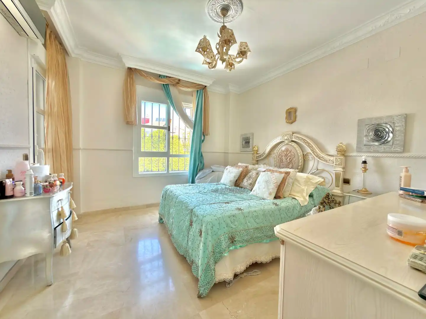 Bedroom of Houses for sale in Gines, Sevilla