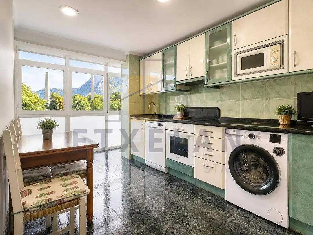 Cocina de Piso en venta en Atxondo con Calefacción y Amueblado