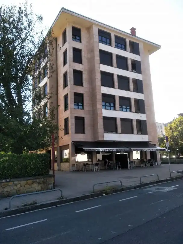 Flat with lift to rent in Iturribidea Kalea
