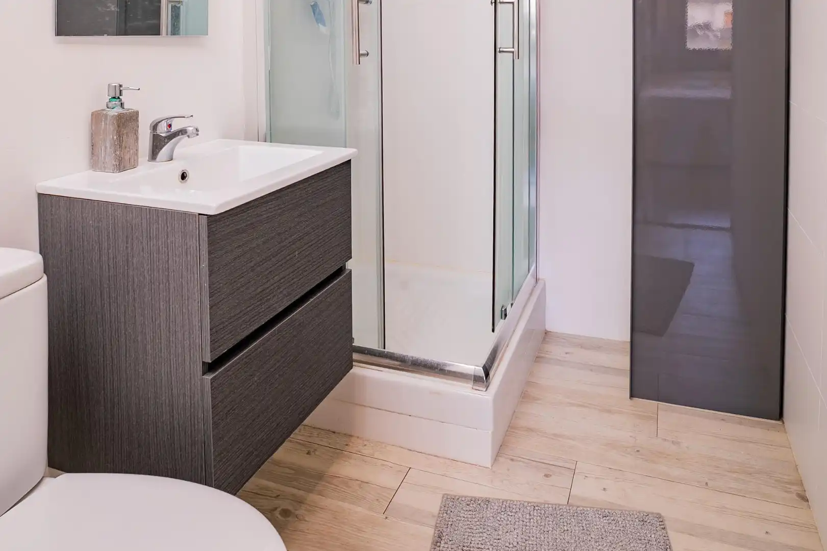 Bathroom of Flat for sale in Villanúa  with Heating, Parquet flooring and Storage room