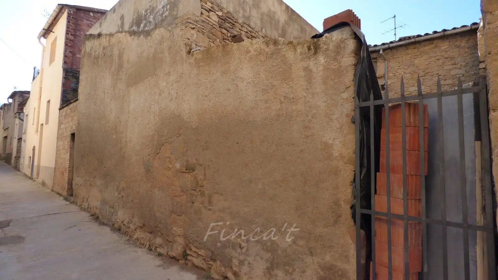 Vista exterior de Casa adosada en venda en Monistrol de Calders amb Calefacció, Terrassa i Traster