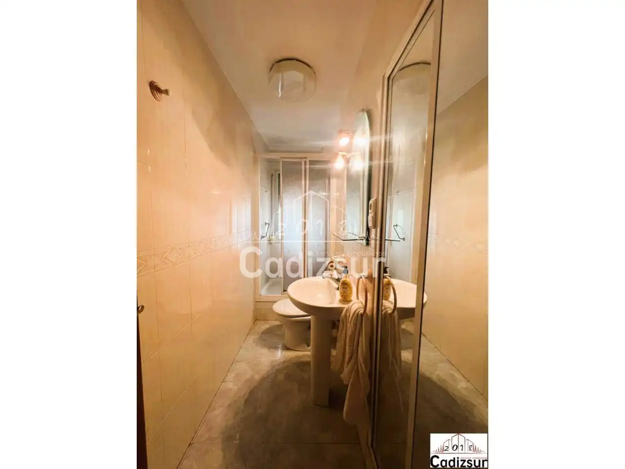 Badezimmer von Wohnung zum Verkauf in Cádiz mit Klimaanlage und Terrasse