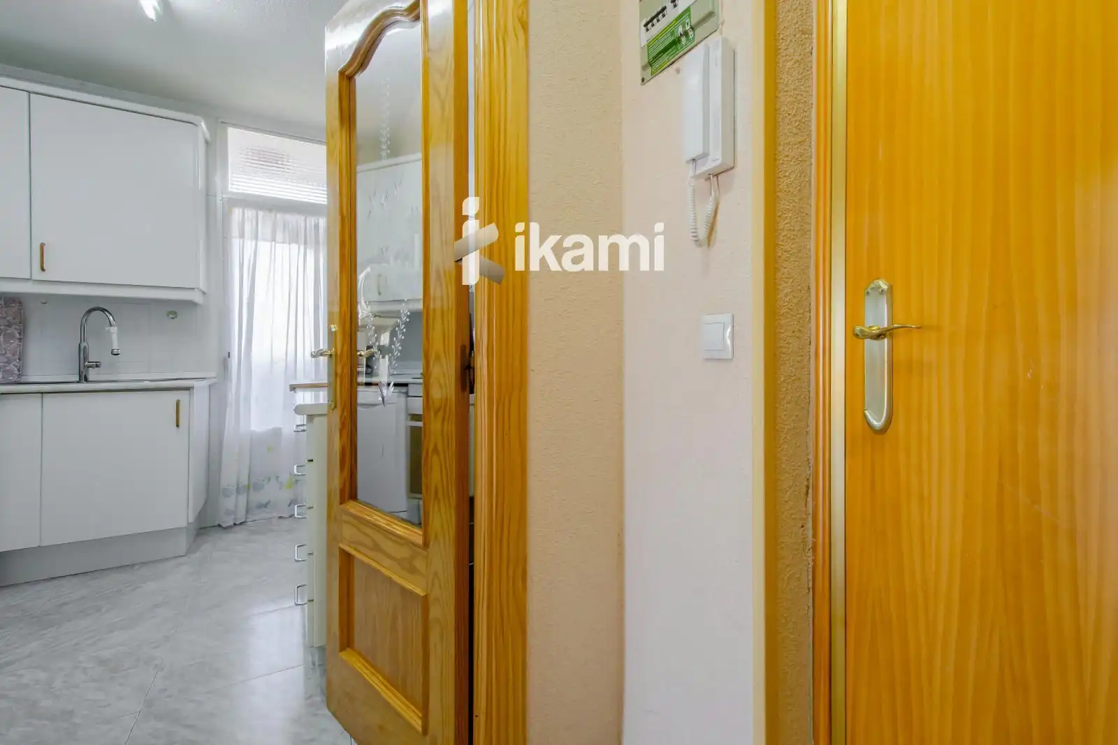 Wohnung zum Verkauf in Cobeña mit Klimaanlage, Heizung und Terrasse