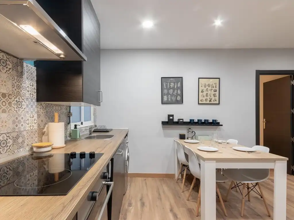 Flat with lift to rent in Avenida de la Paz 35