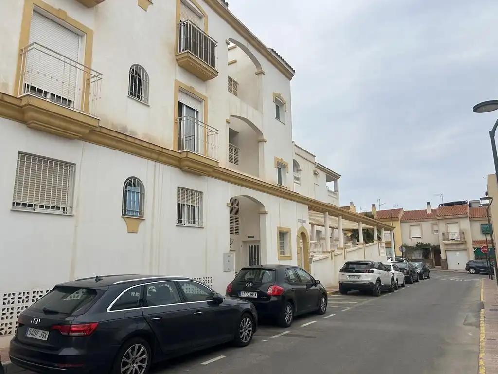 Aparcament amb ascensor en venda a Calle Pintor Rafael Zabaleta