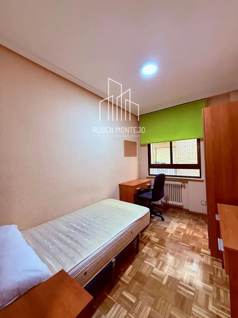 Schlafzimmer von Wohnung zur Miete in Salamanca mit Heizung, Parkett und Terrasse