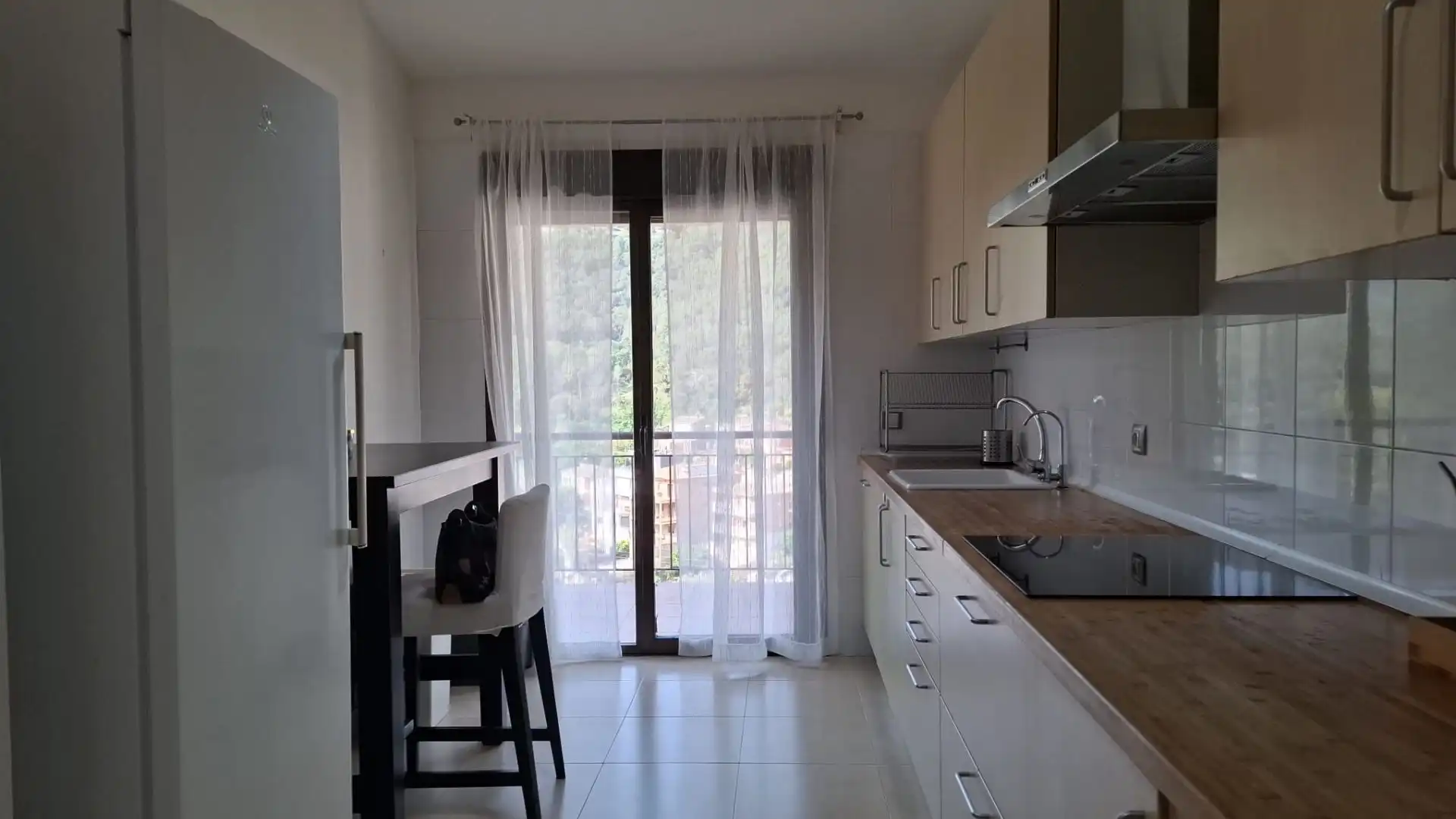 Cuina de Casa adosada en venda en Vallirana amb Aire condicionat i Terrassa