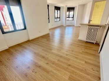 Wohnung mit Aufzug zur Miete in Calle Lucas de Tuy 11