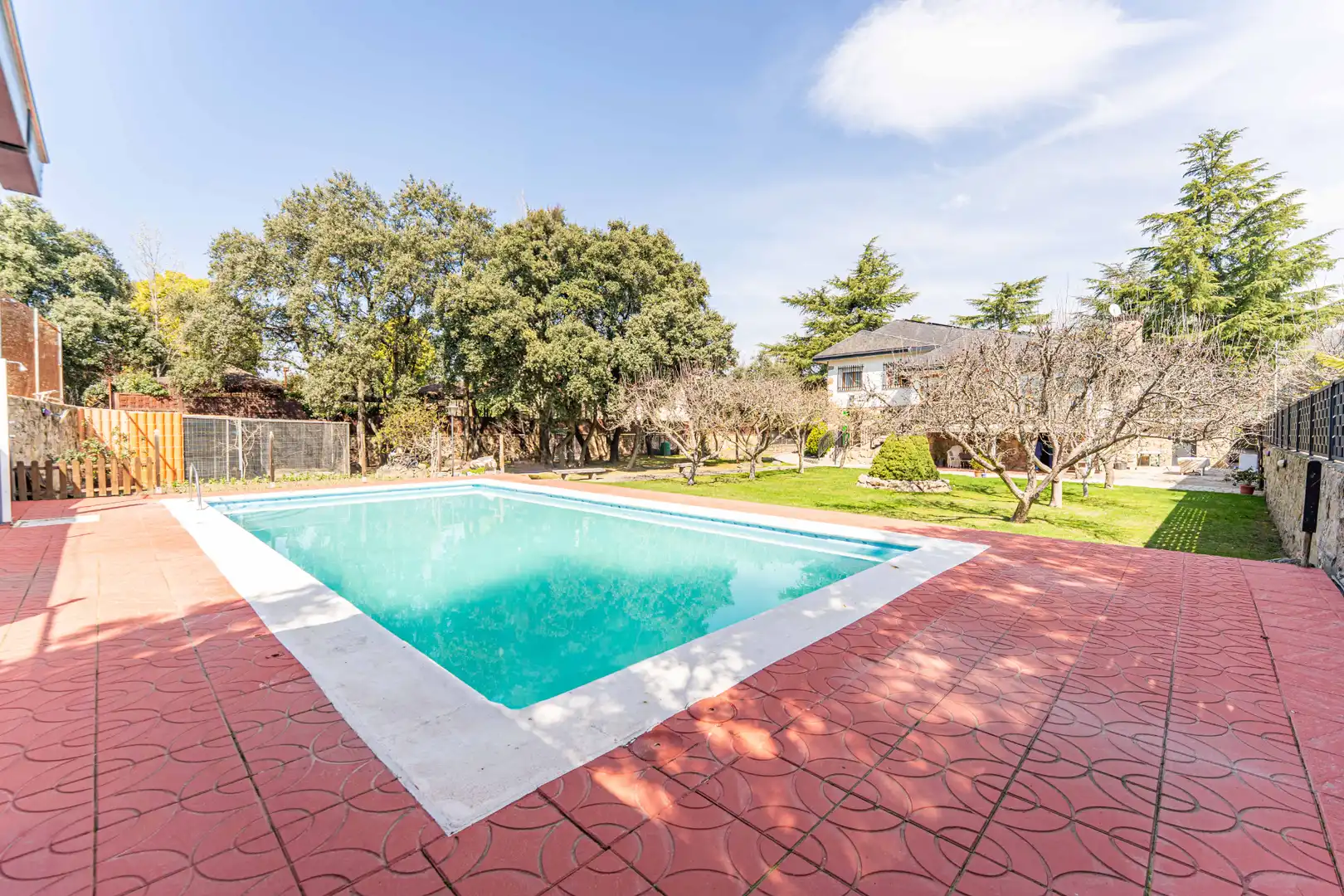 Swimming pool of Houses for sale in Alpedrete  with Furnished
