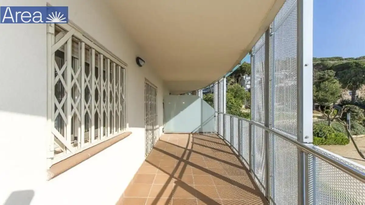 Vista exterior de Piso en venta en Calella con Terraza y Balcón