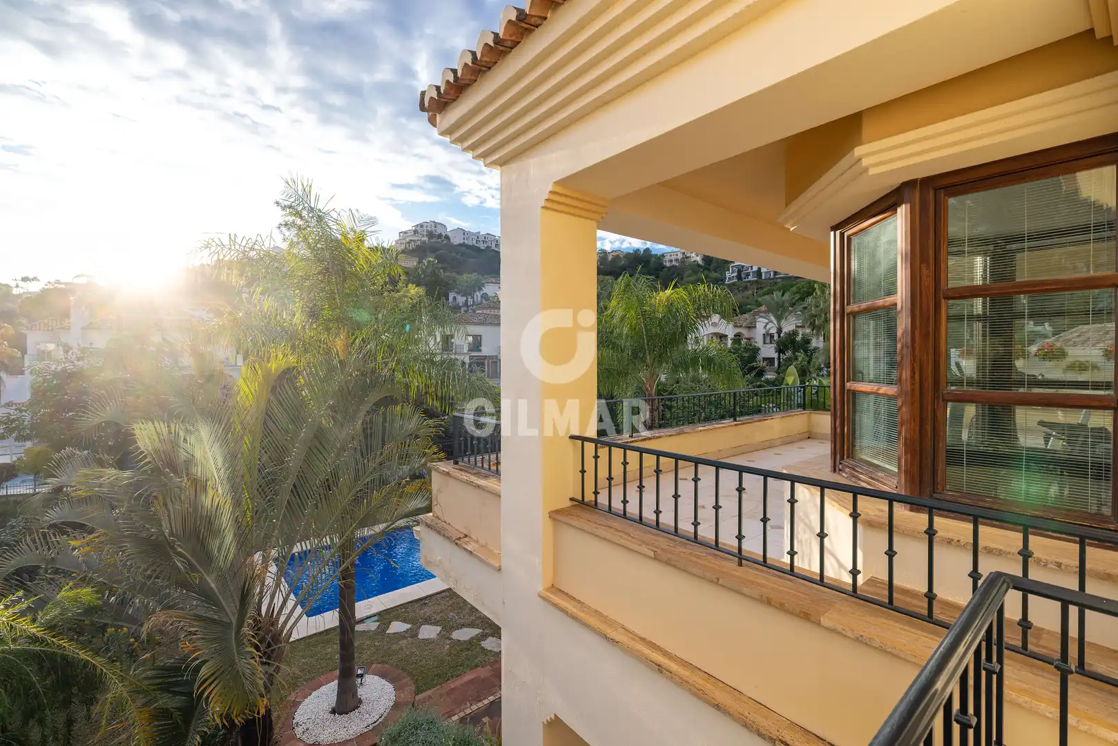 Vista exterior de Casa o chalet en venta en Benahavís con Calefacción, Jardín privado y Piscina