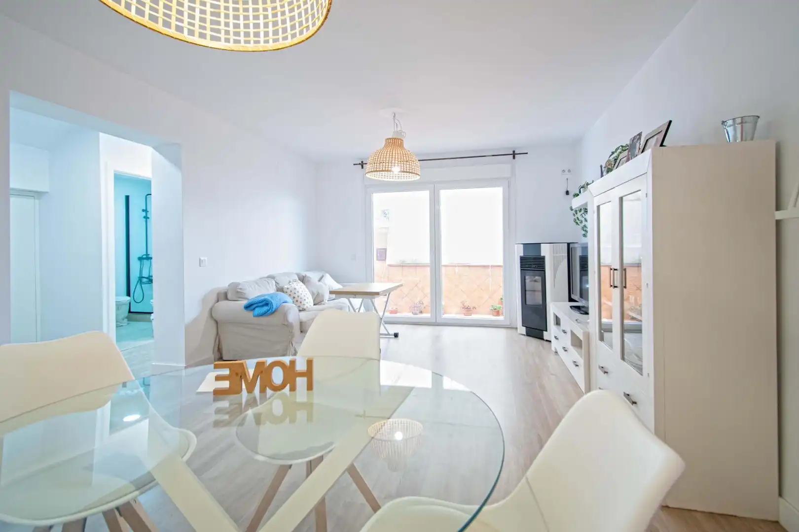 Sala de estar de Casa adosada en venta en Montequinto con Aire acondicionado y Piscina comunitaria