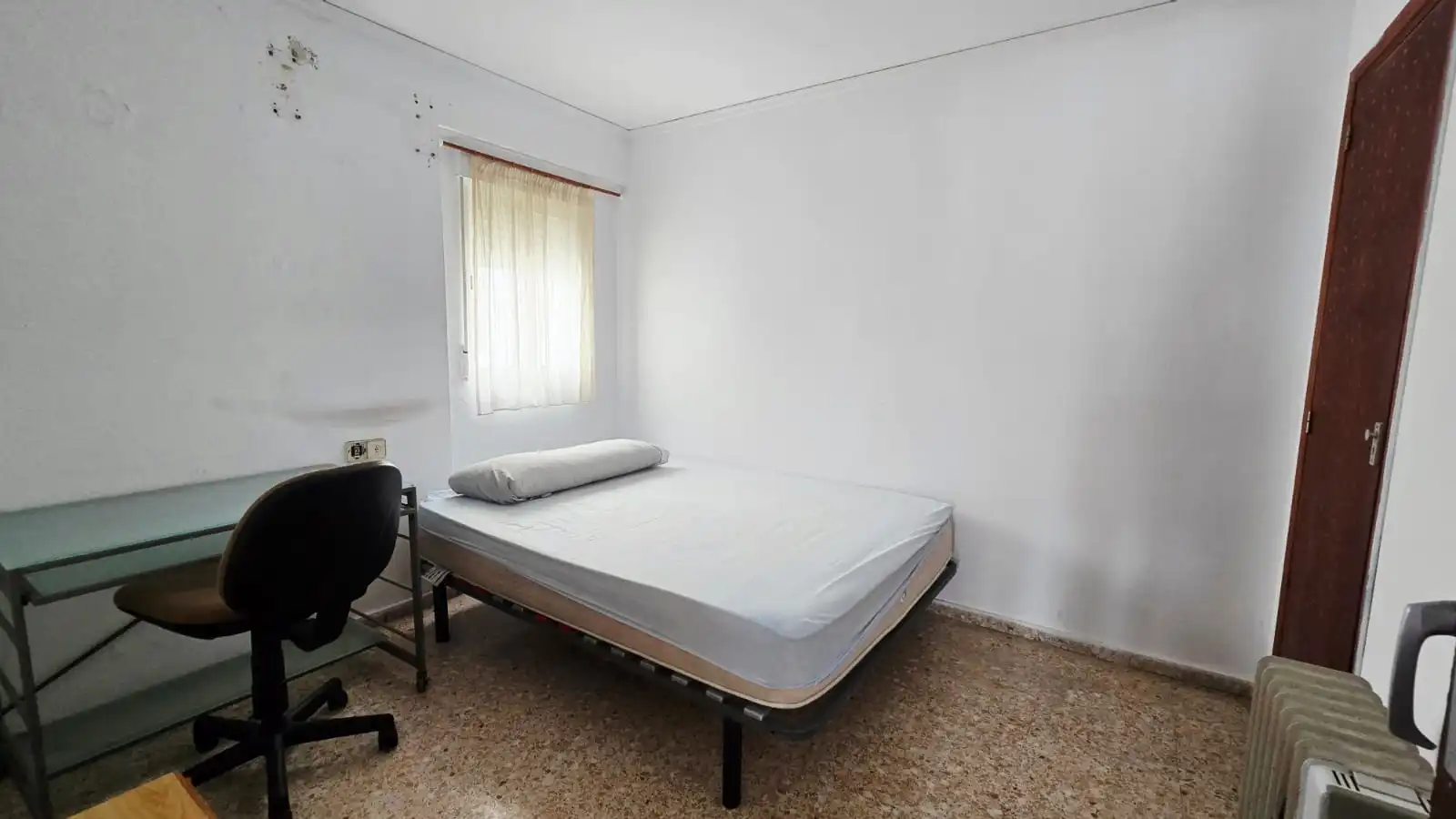 Dormitori de Apartament en venda en Oliva amb Terrassa, Moblat i Forn