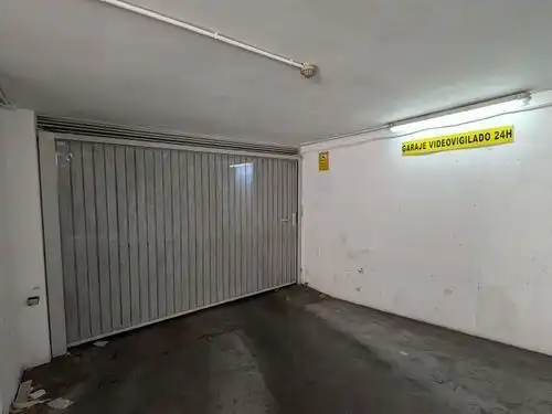 Parkplatz von Garage zur Miete in Quatre Carreres